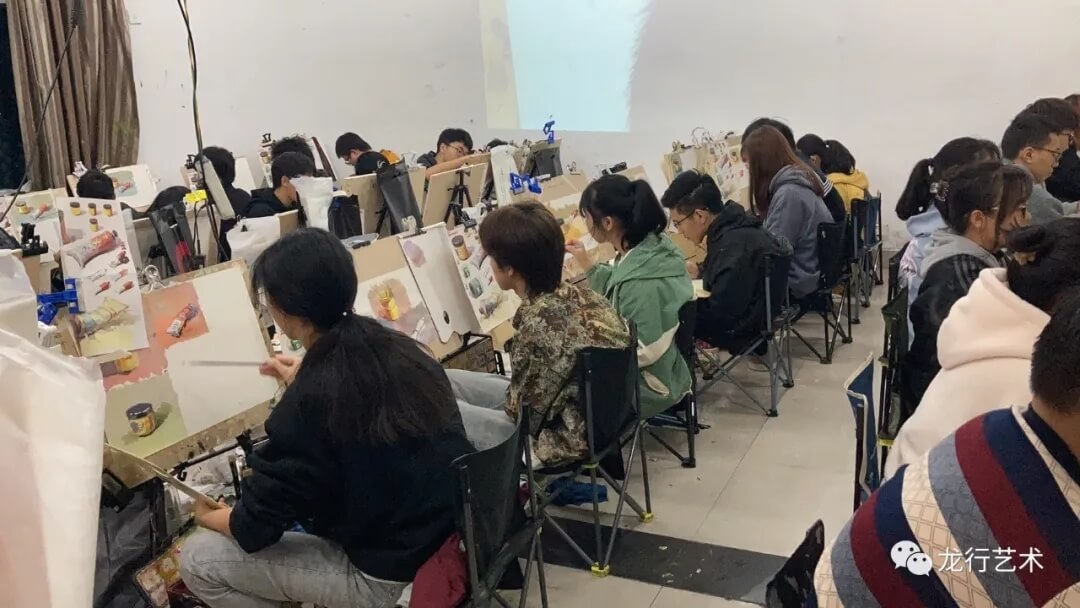 重庆美术集训画室为你分析：艺术生为什么要参加校考？