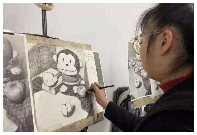 重庆美术培训画室带你看看美术生的集训生活？你真以为集训很苦？